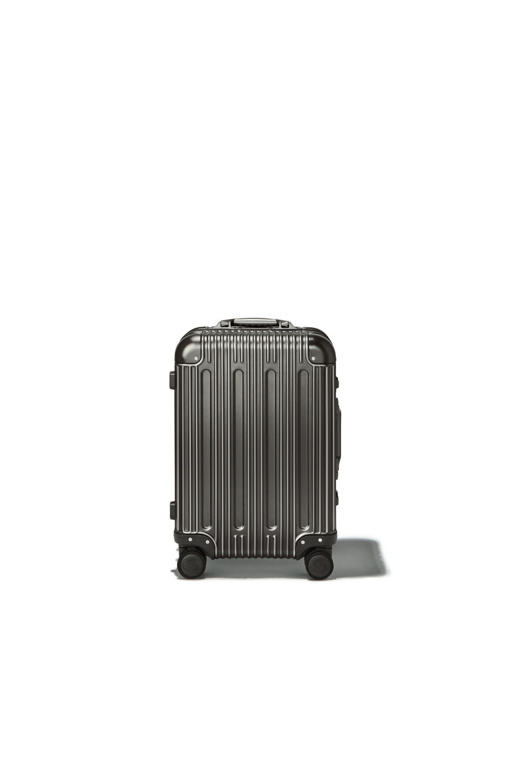 PREZOR aluminum suitcase in Metallic Grey, detail view — Carry-On S