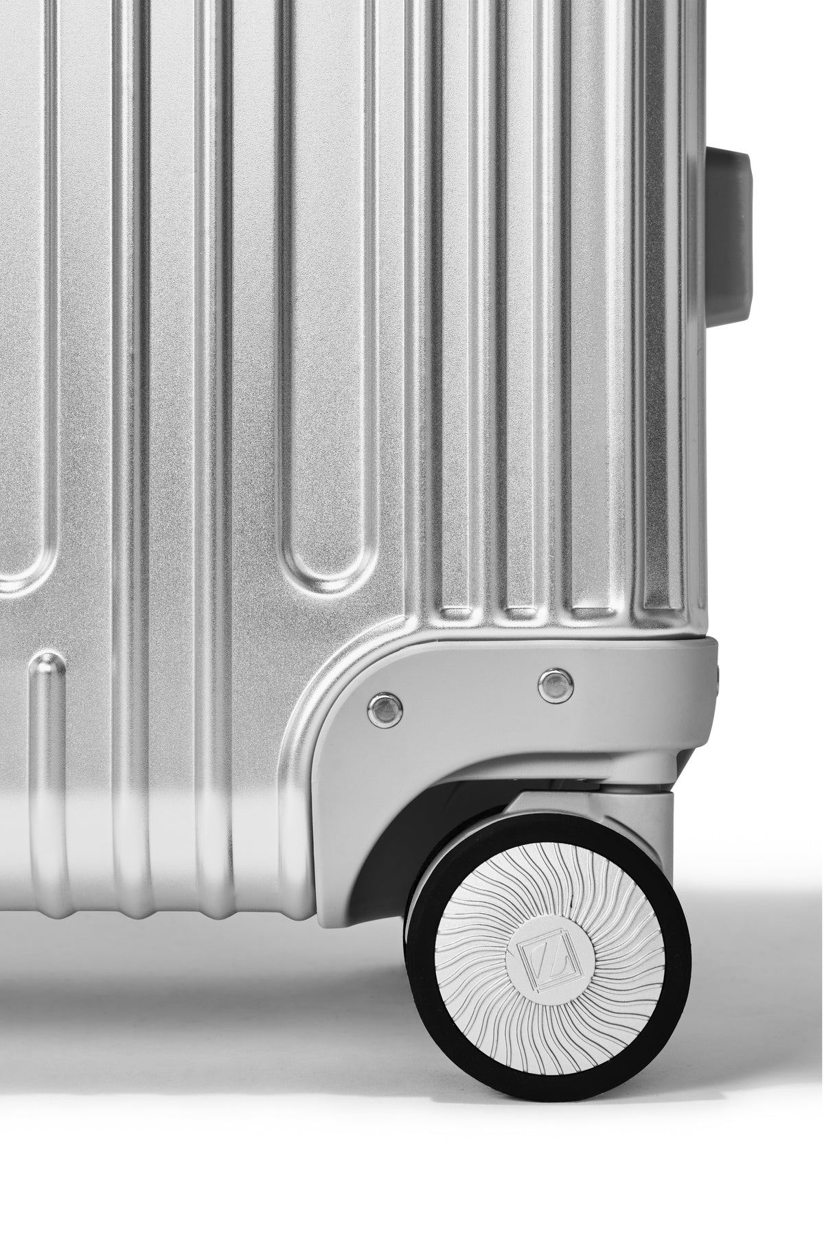 Prezor Aluminum Suitcase - Silver