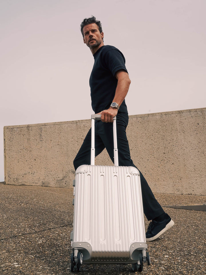 PREZOR aluminum suitcase on the move