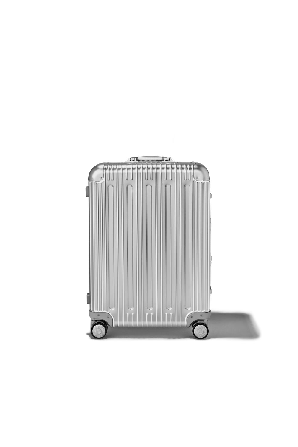 PREZOR aluminum suitcase in Silver, detail view — Check-In M