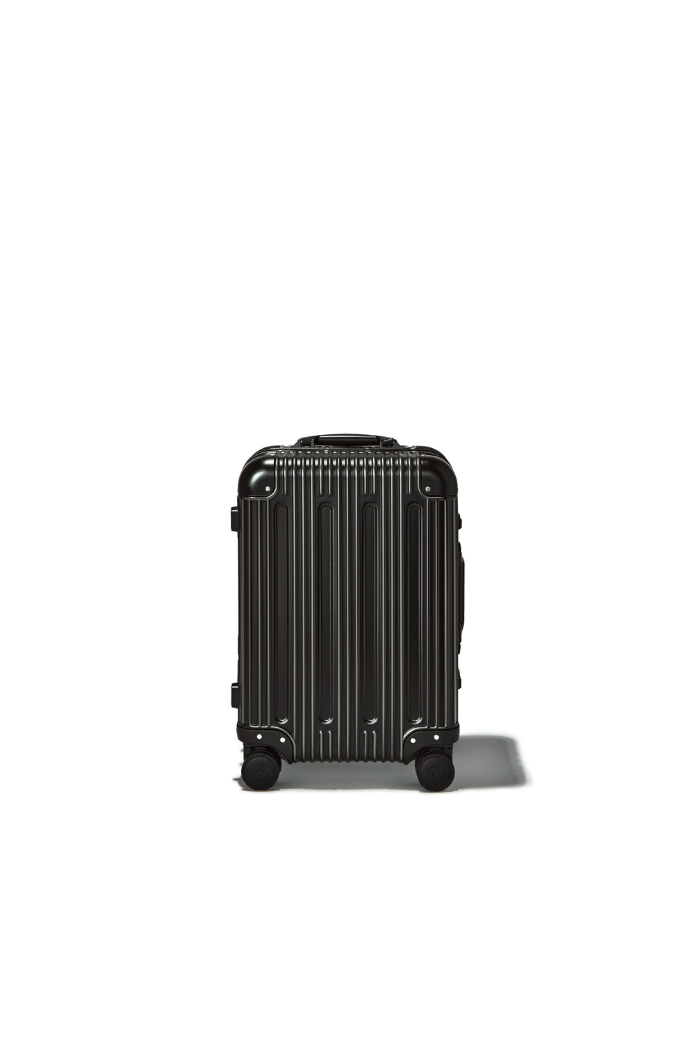 PREZOR aluminum suitcase in Graphite Black, detail view — Carry-On S
